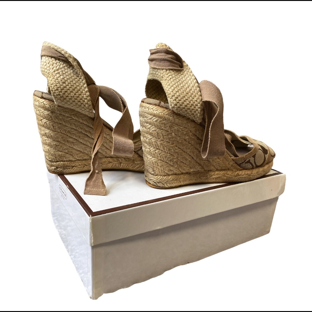 Coach wedges in neutral color. Brown lace up - Picture 4 of 6